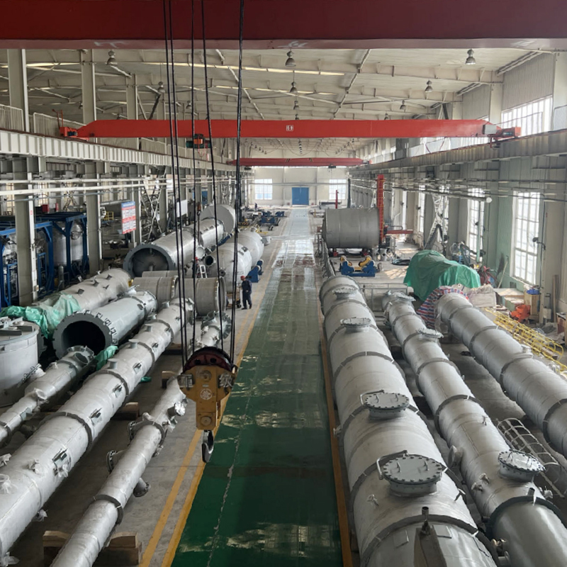 How does the crystallizer perform in corrosive media?